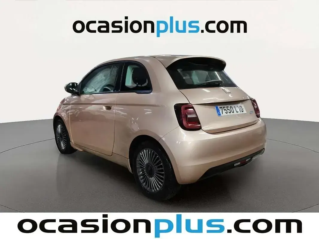 Usado Fiat 500e Icon 86 kW (118 CV) 2022 Burdeos Utilitario