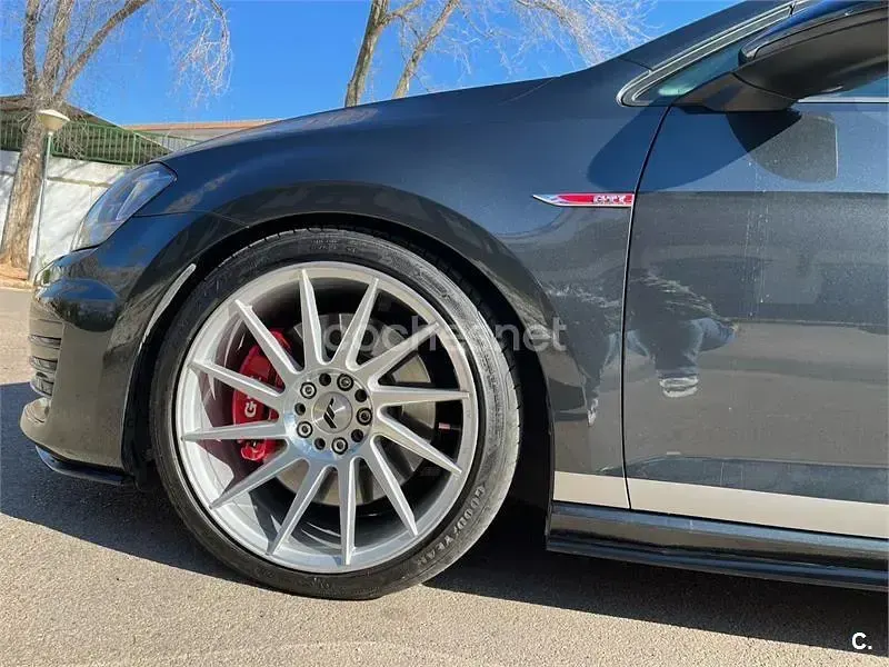 Usado VW Golf VII GTI 230 CV (169 kW) 2016 Negro Berlina