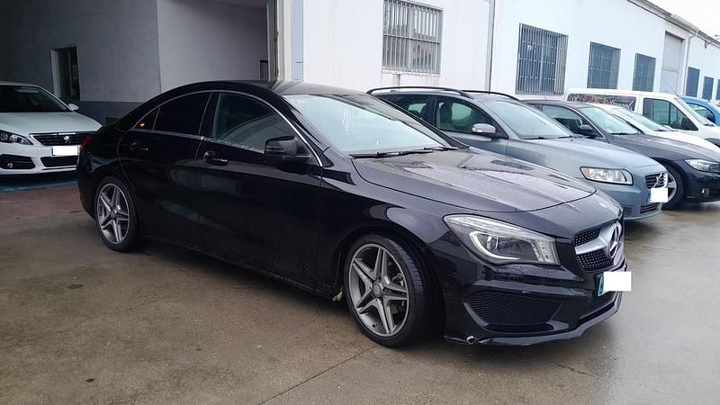 Usado Mercedes CLA200 Executive 136 CV (100 kW) 2016 Negro Berlina