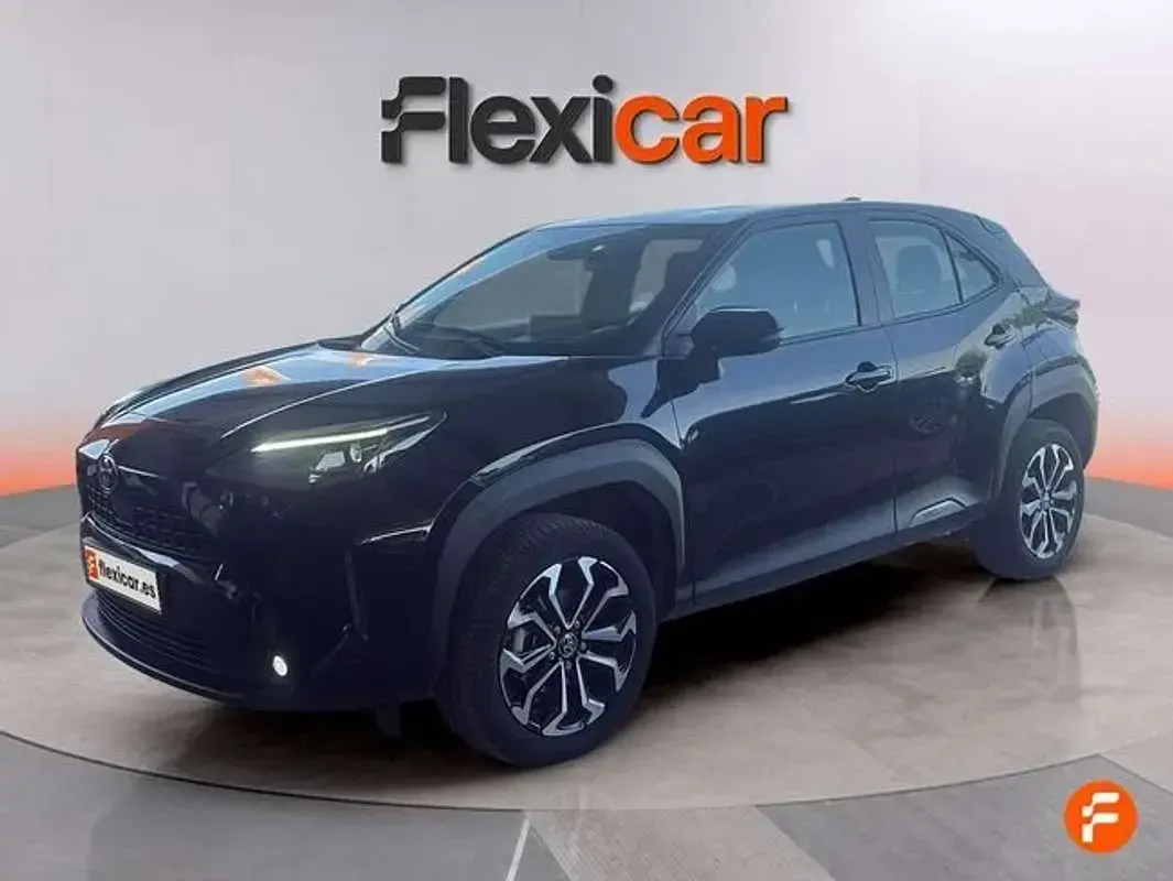 Usado Toyota Yaris Cross Active 116 CV (85 kW) 2023 Negro SUV