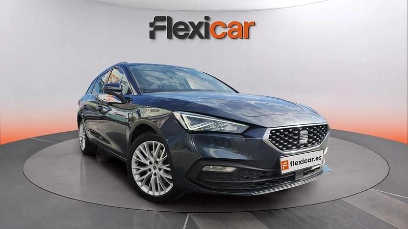 Usado Seat Leon Reference 90 CV (66 kW) 2021 Gris Utilitario