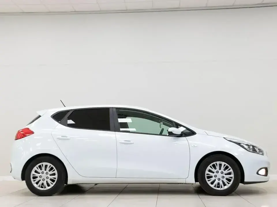 Usado Kia Ceed 100 CV (73 kW) 2014 Otro Utilitario