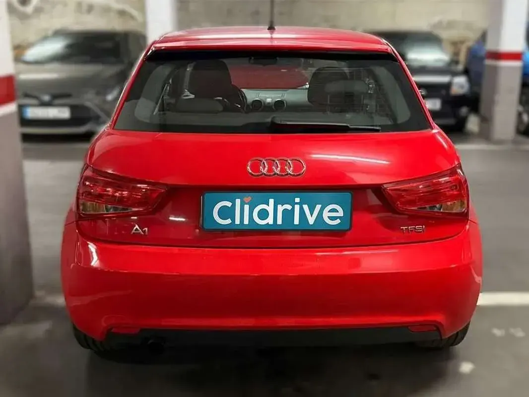 Usado Audi A1 Ambition 86 CV (63 kW) 2012 Rojo Utilitario