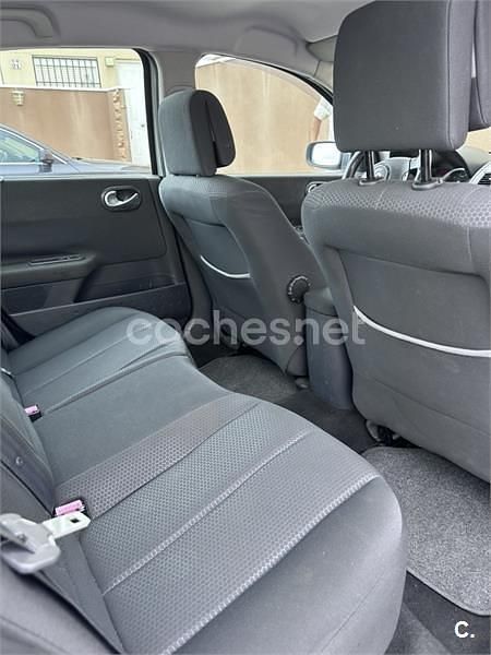 Beige Usado 2005 Renault Mégane II Dynamique Berlina | 2800 € (Precio justo) - Imagen 1/2