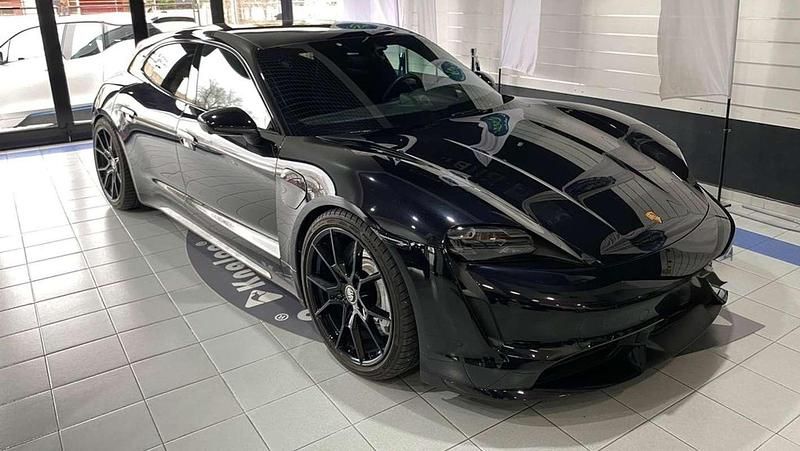 Usado Porsche Taycan Sport Turismo 500 kW (680 CV) 2022 Negro Familiar