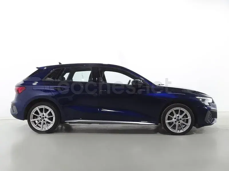 Usado Audi A3 S-Line 204 CV (150 kW) 2024 Azul Berlina