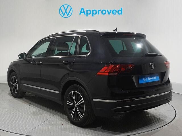 Usado VW Tiguan Life 150 CV (110 kW) 2022 Negro SUV