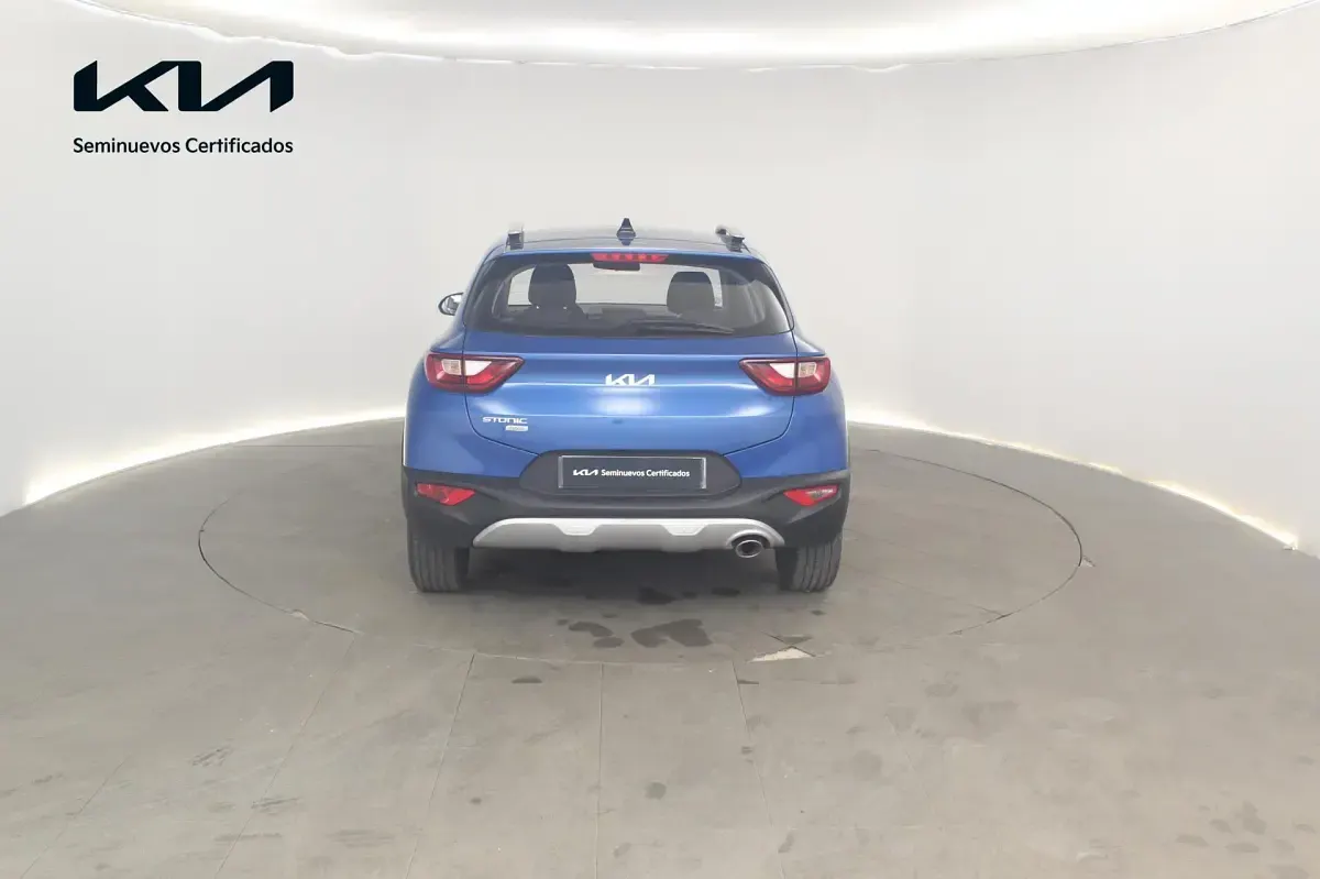 Usado Kia Stonic 100 CV (73 kW) 2025 Azul sporty SUV