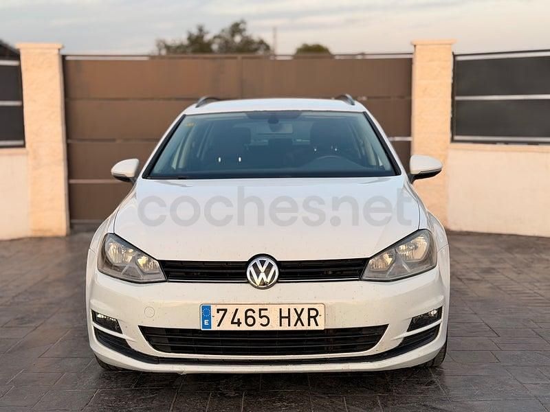 Usado VW Golf Sportsvan Advance 110 CV (80 kW) 2014 Blanco Monovolumen