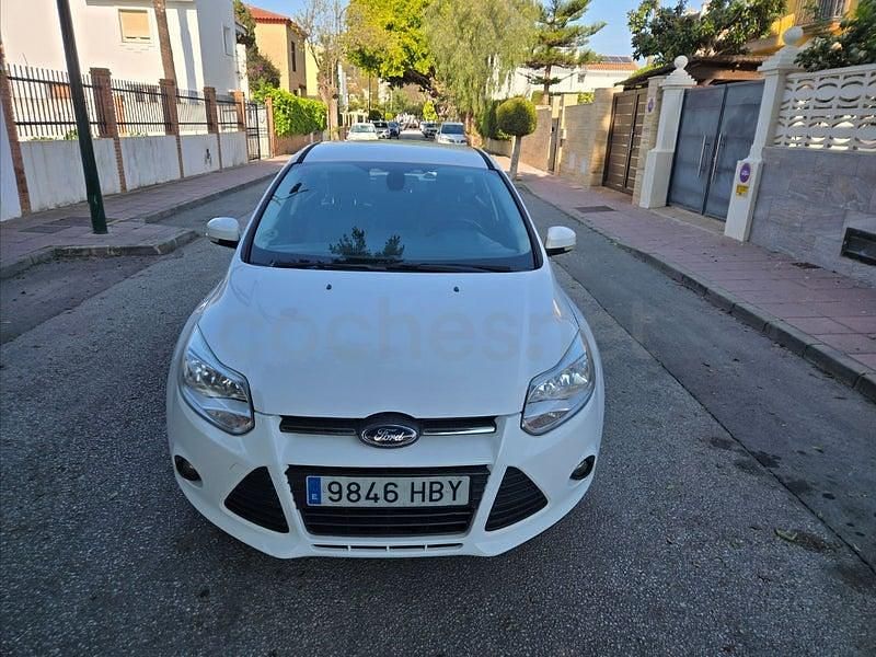 Usado Ford Focus 109 CV (80 kW) 2011 Blanco Berlina