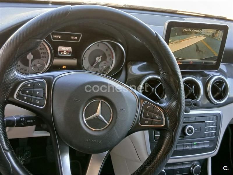 Usado Mercedes CLA200 136 CV (100 kW) 2015 Negro Berlina