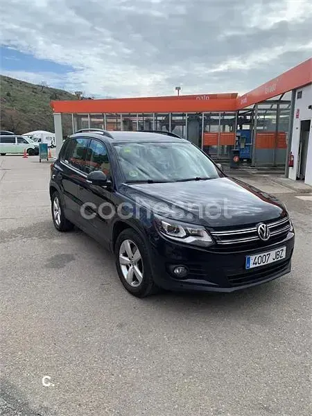 Usado VW Tiguan 110 HP (80 kW) 2015 Preto SUV