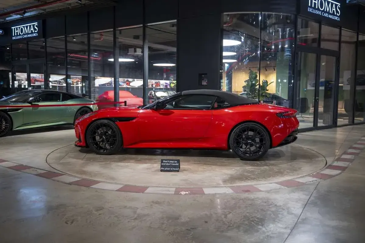 Usado Aston Martin DB12 680 CV (500 kW) 2025 Rojo Descapotable
