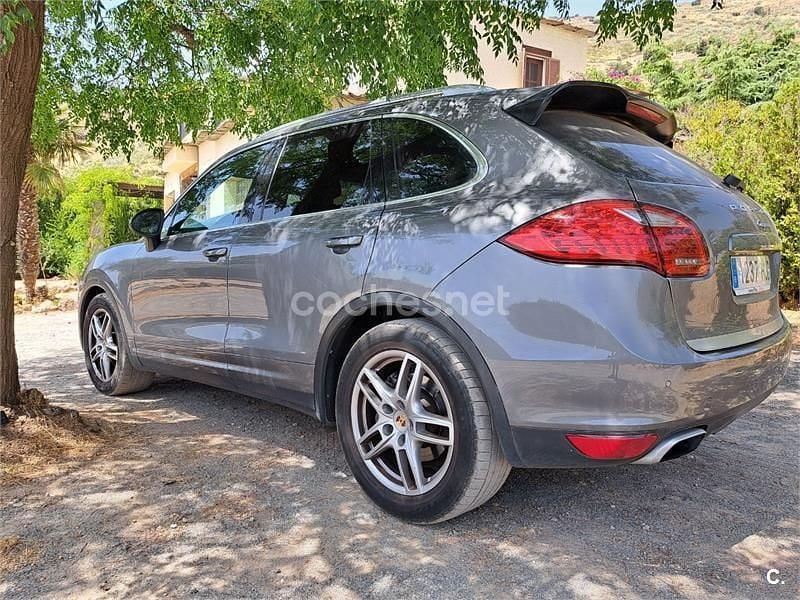 Usado Porsche Cayenne Platinum Edition 300 CV (220 kW) 2012 Beige SUV