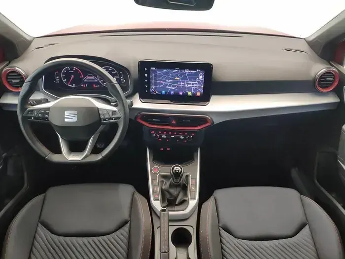 Usado Seat Arona FR 115 CV (84 kW) 2025 Rojo SUV