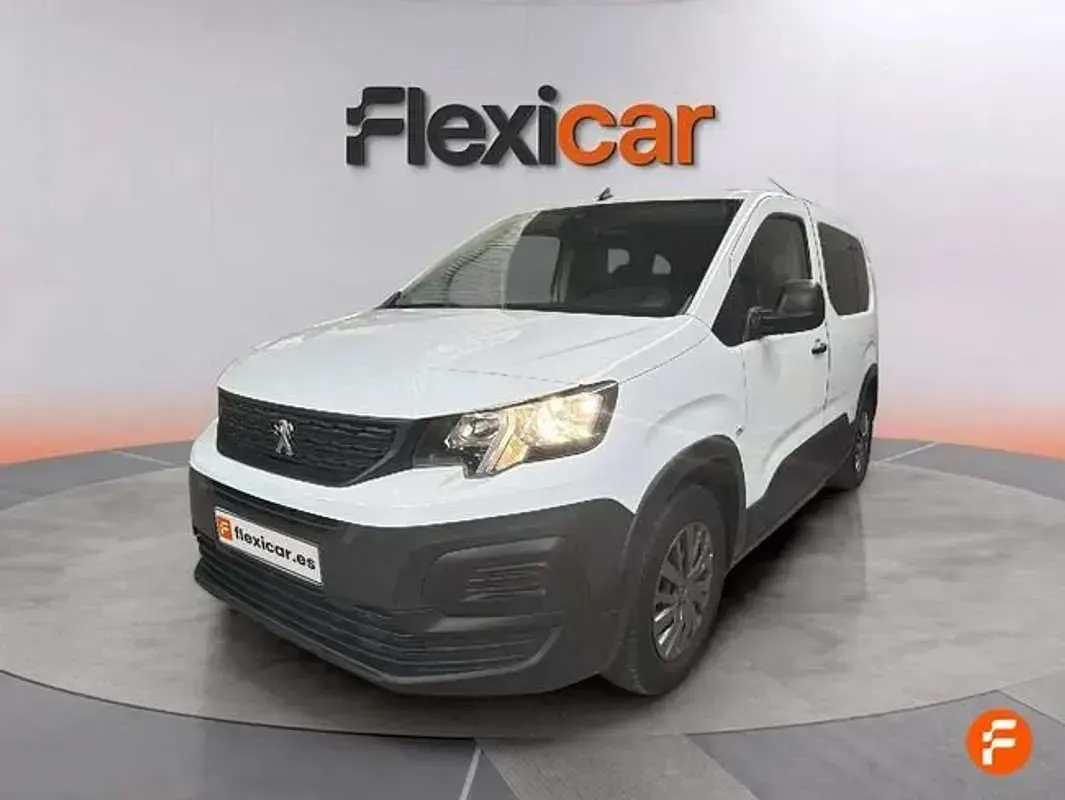 Usado Peugeot Rifter Allure 99 CV (72 kW) 2022 Blanco Monovolumen