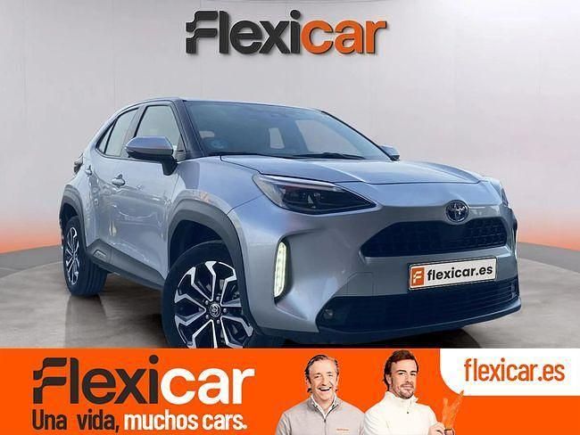 Gris Usado 2024 Toyota Yaris Hybrid Active | 27.250 € - Imagen 1/4