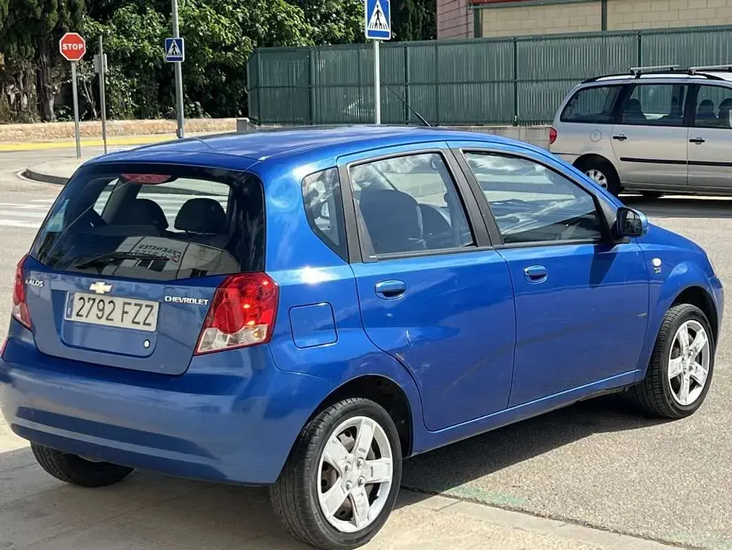Usado Chevrolet Kalos SE 72 CV (52 kW) 2008 Azul Utilitario