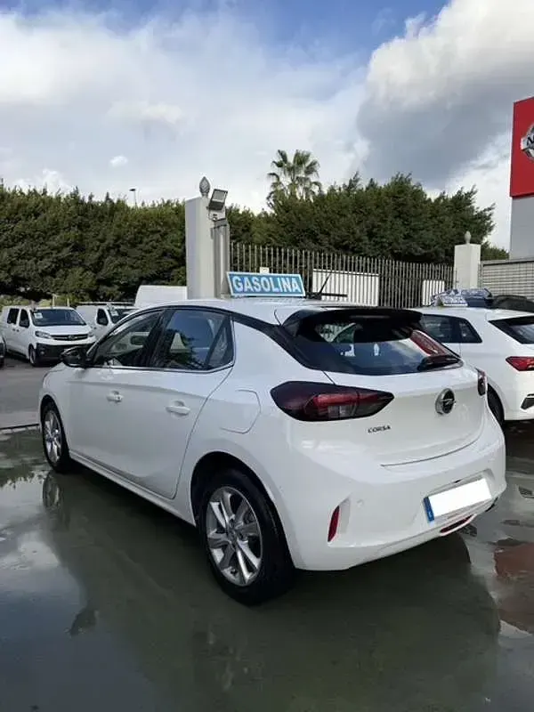 Usado Opel Corsa Elegance 101 CV (74 kW) 2022 Blanco Utilitario