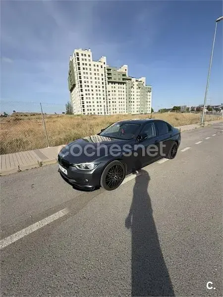 Usado BMW 318 143 CV (105 kW) 2016 Gris / plata Berlina