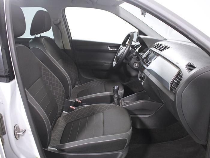 Usado Skoda Fabia Ambition 110 CV (80 kW) 2021 Blanco Berlina