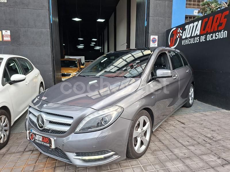 Gris / plata Usado 2012 Mercedes B180 Monovolumen | 11.990 € (Caro) - Imagen 1/4
