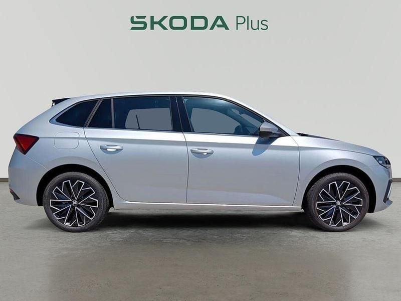 Nuevo Skoda Scala 115 CV (84 kW) 2025 Gris plata Utilitario