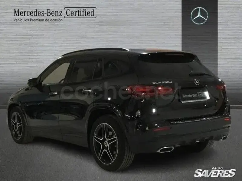 Usado Mercedes GLA200 150 CV (110 kW) 2025 Negro SUV