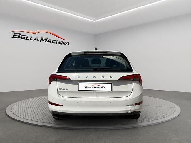 Usado Skoda Scala Ambition 95 CV (69 kW) 2023 Blanco Utilitario