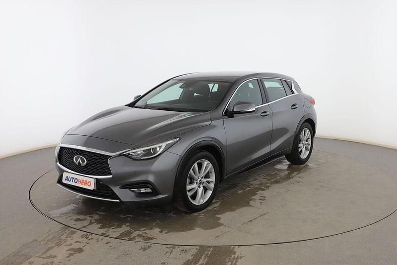 Usado Infiniti Q30 Premium 170 CV (125 kW) 2019 Gris Berlina