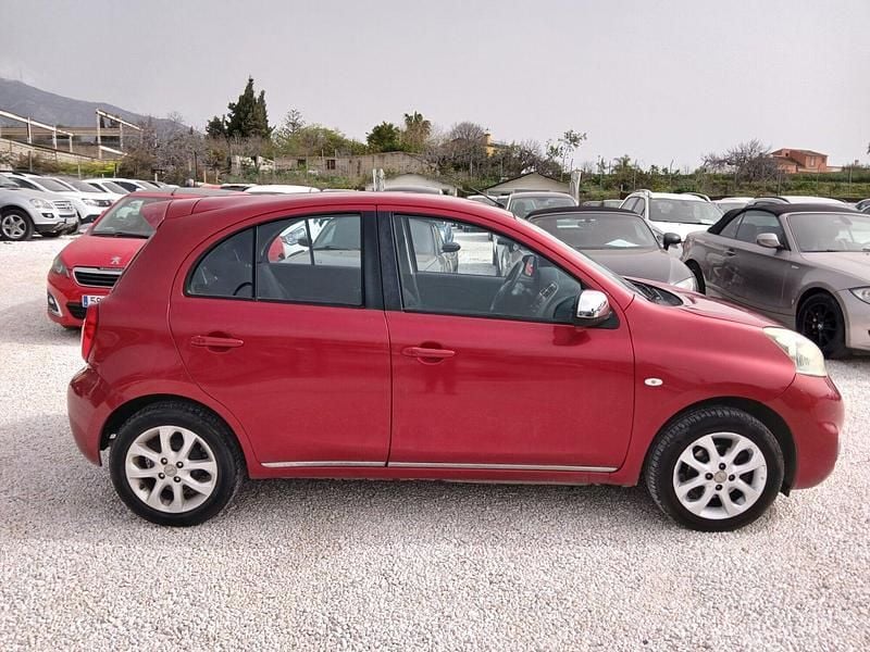 Usado Nissan Micra Acenta 80 HP (58 kW) 2015 Vermelho Citadino