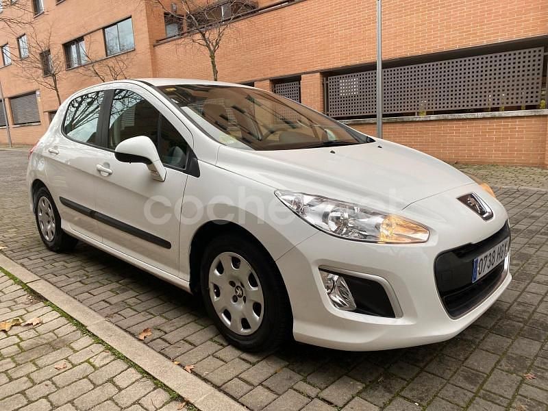 Usado Peugeot 308 Active 92 CV (67 kW) 2011 Blanco Berlina