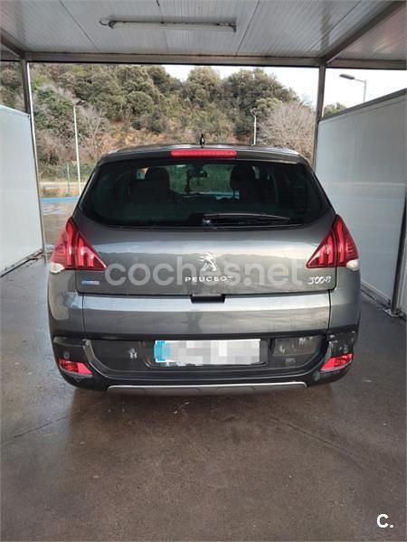 Usado Peugeot 3008 Access 130 CV (95 kW) 2016 Gris / plata Berlina