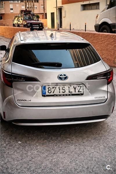 Usado Toyota Corolla Sport 140 CV (102 kW) 2022 Gris / plata Familiar