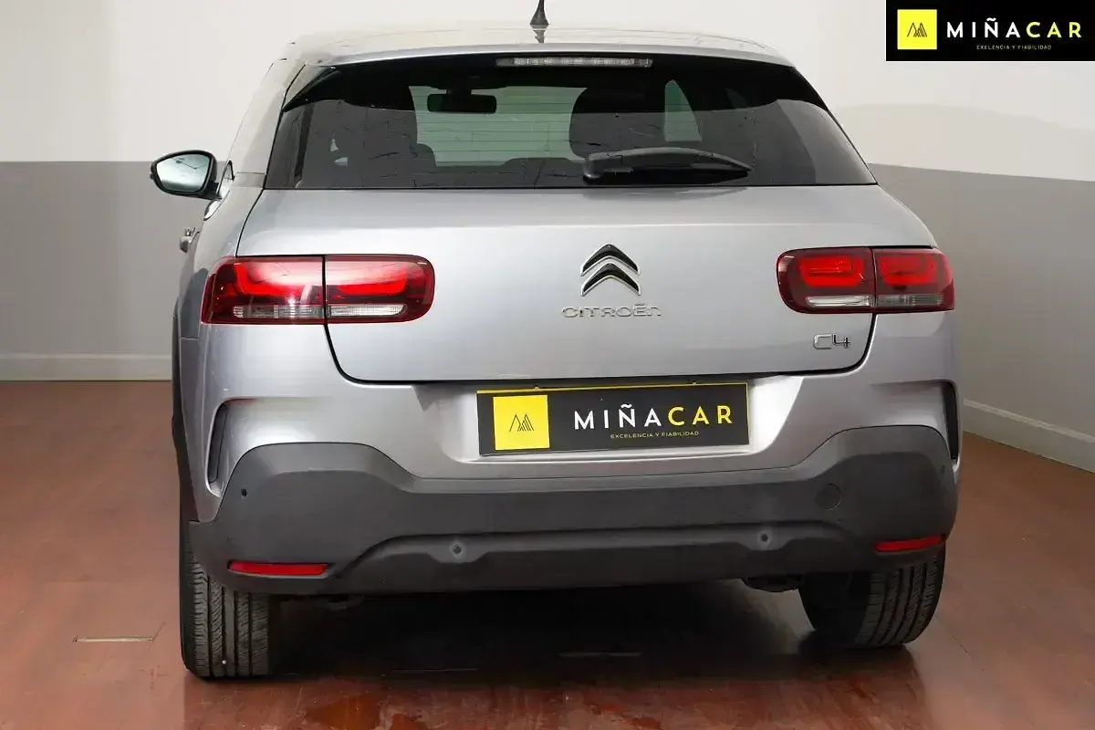 Usado Citroën C4 Cactus Feel 110 CV (80 kW) 2019 Gris Utilitario