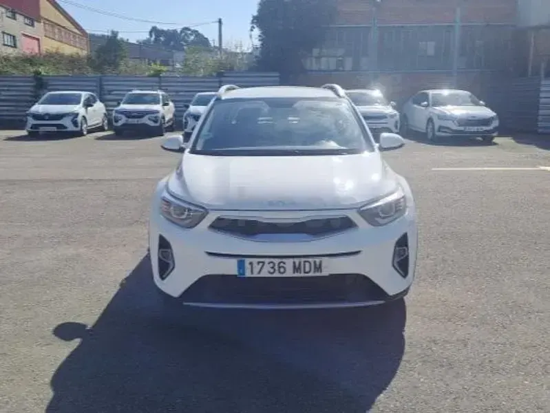 Usado Kia Stonic 84 CV (61 kW) 2023 Blanco SUV