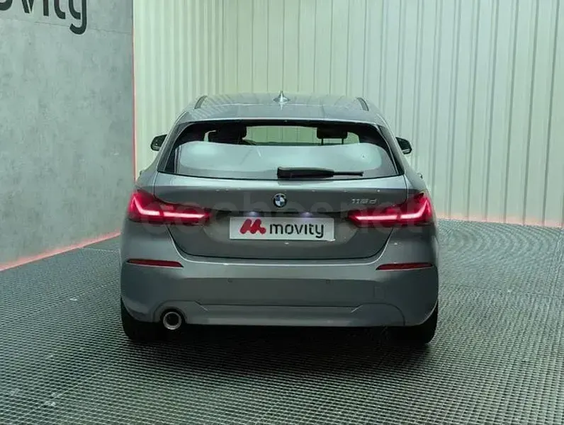 Usado BMW 116 Comfort Edition 116 CV (85 kW) 2022 Gris / plata Utilitario