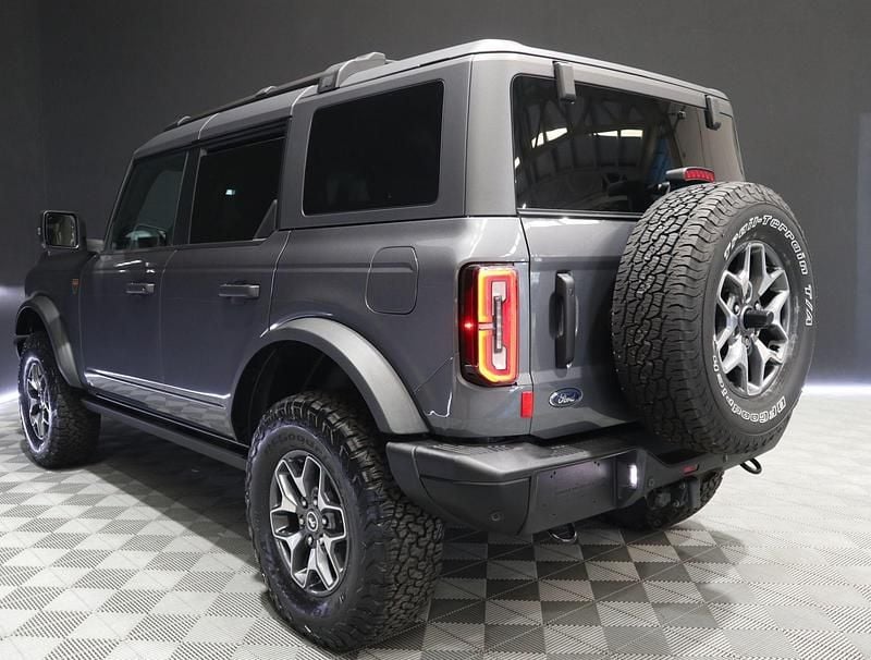 Usado Ford Bronco 335 CV (246 kW) 2024 Gris SUV