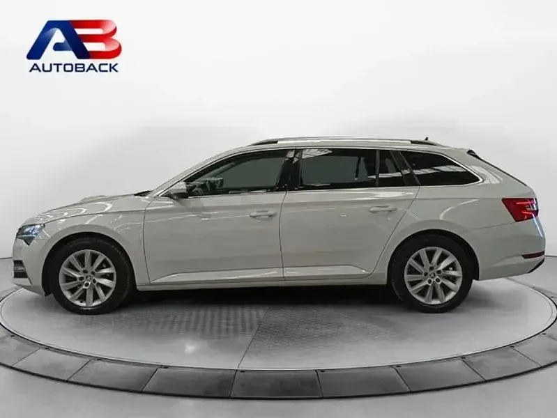 Usado Skoda Superb Ambition 218 CV (160 kW) 2020 Blanco Familiar