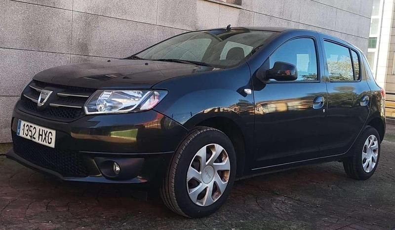 Negro Usado 2014 Dacia Sandero Lauréate Utilitario | 4690 € (Precio justo) - Imagen 1/4