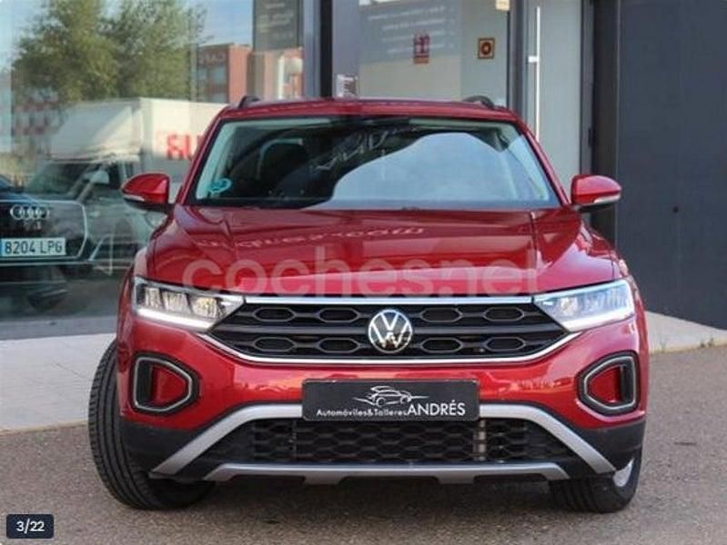 Usado VW T-Roc Life 150 CV (110 kW) 2023 Rojo SUV