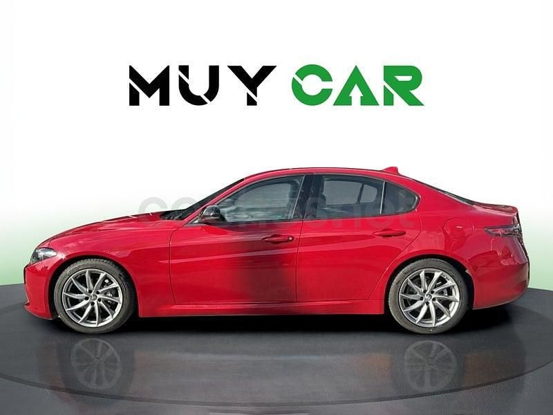 Usado Alfa Romeo Giulia Sprint 160 CV (117 kW) 2023 Rojo Berlina