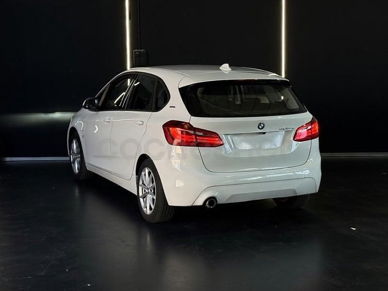 Usado BMW 225 Active Tourer iPerformance 224 CV (164 kW) 2018 Blanco Monovolumen