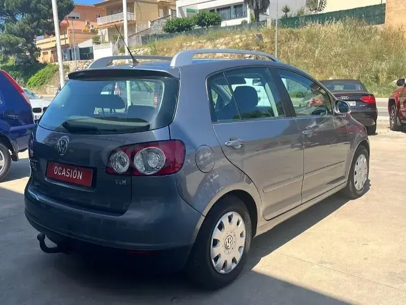 Usado VW Golf Plus Cross Highline 105 CV (77 kW) 2007 Gris / plata Monovolumen