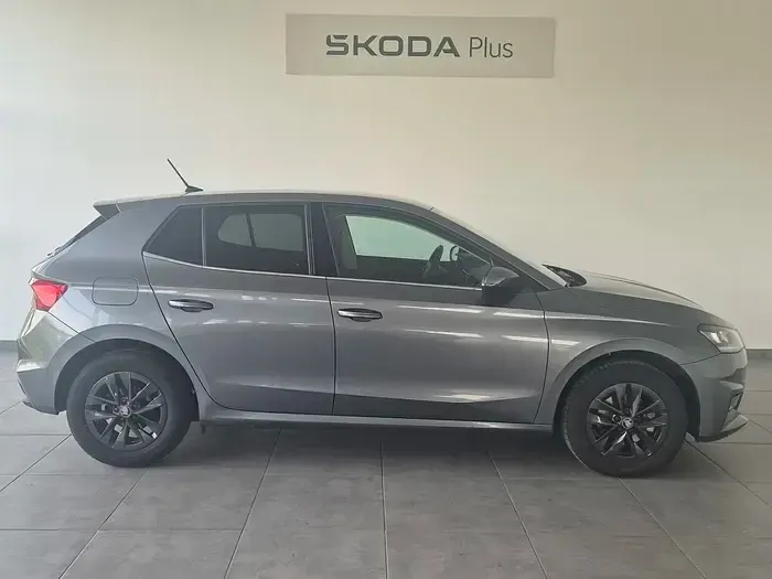 Usado Skoda Fabia Selection 115 CV (84 kW) 2025 Gris Utilitario