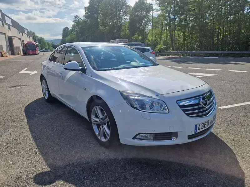 Usado Opel Insignia Sportive 160 CV (117 kW) 2012 Blanco Berlina