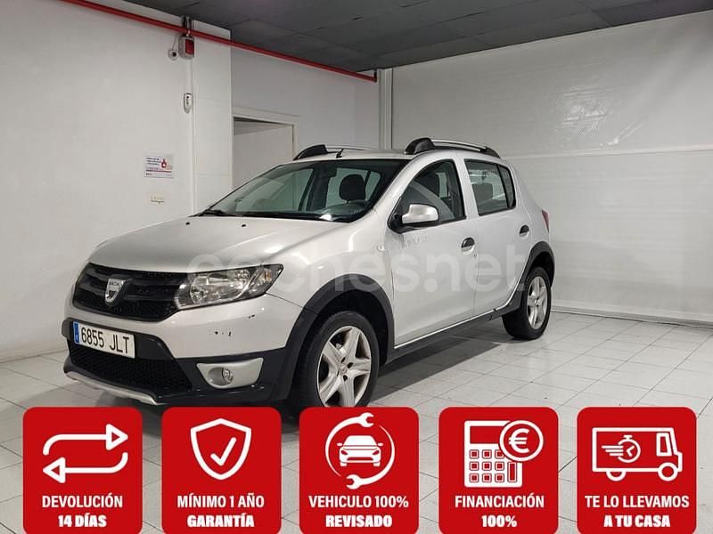 Usado Dacia Sandero Stepway 90 CV (66 kW) 2016 Gris / plata Berlina