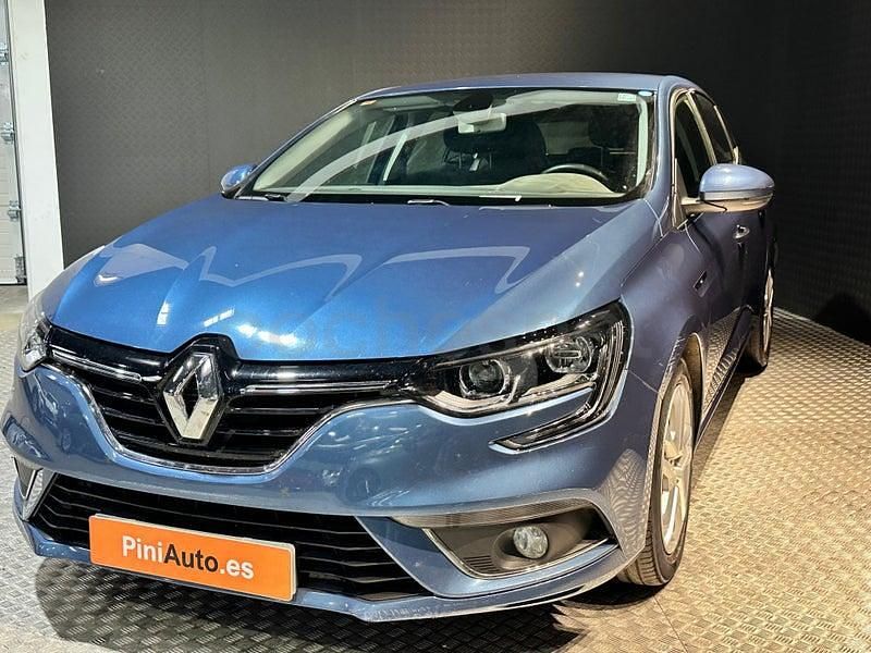 Usado Renault Mégane IV Business 116 CV (85 kW) 2019 Azul Berlina