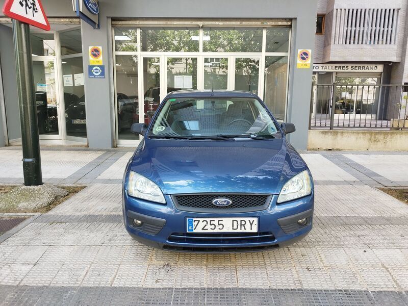 Azul Usado 2005 Ford Focus Trend Utilitario | 5500 € (Un poco caro) - Imagen 1/4