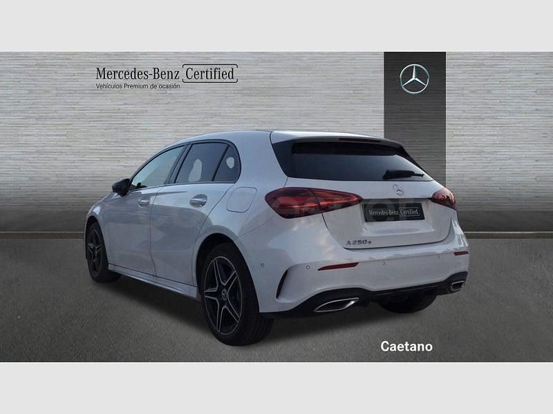 Usado Mercedes A250 218 CV (160 kW) 2024 Blanco Berlina